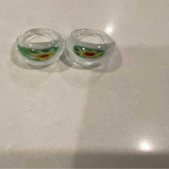 Lot of 29 resin rings different sizes novelty costume jewelry - Picture 3 of 5